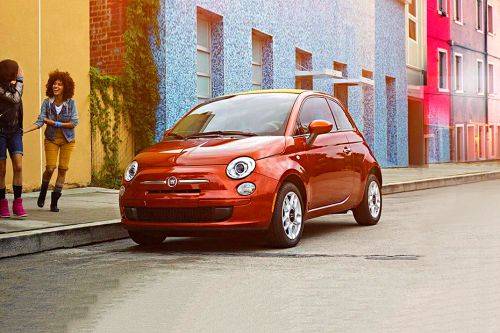 Mobil Fiat 500C 85 hp 2024 di Indonesia