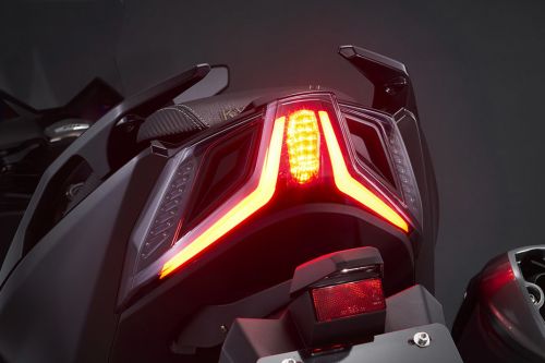 Lampu belakang Kymco AK 550