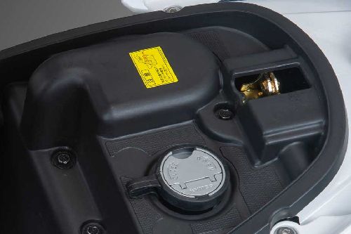 Kymco GP 125 Fuel Tank View