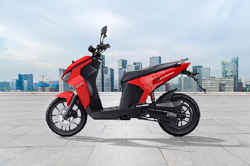 Samping kanan Gesits Garuda