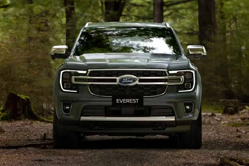 Tampak Depan Ford Everest