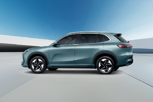 Tampak belakang serong EX5