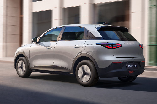 Tampak belakang serong EX2