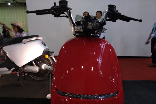 Lampu depan United Type M