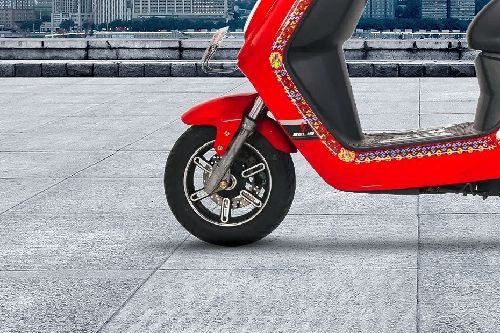 Ban depan Selis E-Max