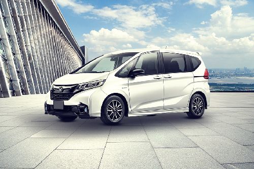 Mobil Honda Freed (2014-2016) S 2024 di Indonesia
