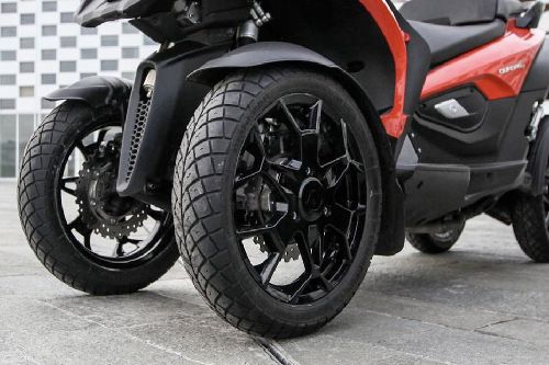 Ban depan Qooder Qooder