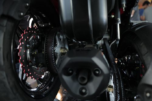 Rem belakang Qooder Qooder