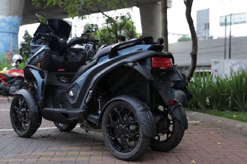 Tampak belakang kanan serong Qooder Qooder