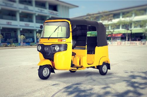 Motor Roda Tiga Bajaj RE 4S 2024 di Indonesia