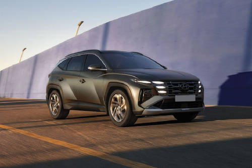 Hyundai Tucson Front Cross Side View