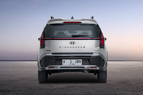 Full Rear View Full Rear View of Hyundai Stargazer Cartenz X