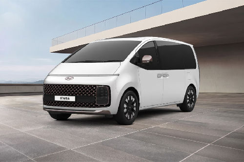 Hyundai Staria 2026 Front Side View