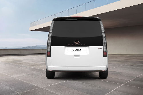Tampak belakang Staria 2026