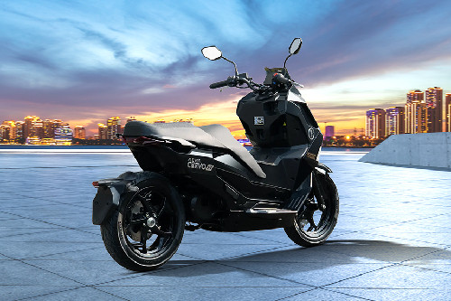 Tampak belakang Alva CERVO