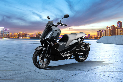 Tampak depan serong Tampak depan serong Alva CERVO