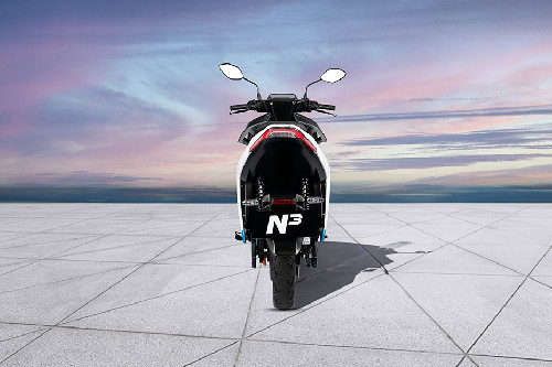 Tampak belakang Tampak belakang Alva N3