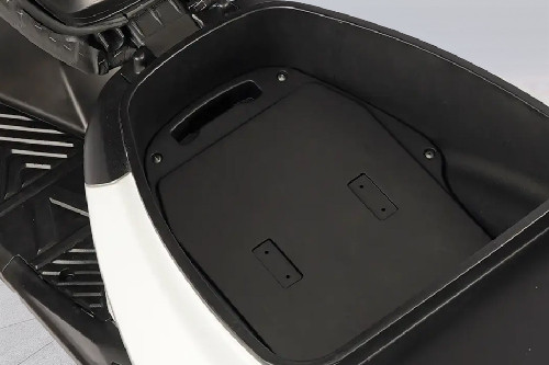 Tampak samping ruang bagasi Alva N3