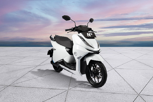 Tampak belakang serong Tampak belakang serong Alva N3