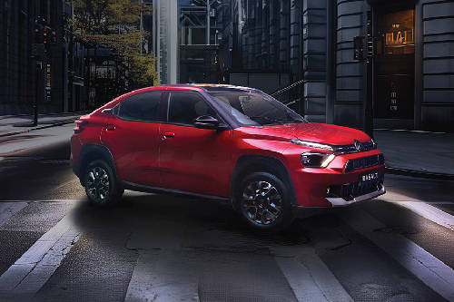 Citroen Basalt Front Cross Side View
