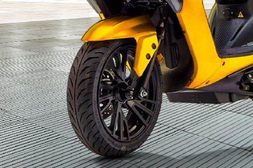 Polytron Fox-S Front Tyre View