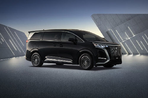 BYD Denza D9 Front Cross Side View