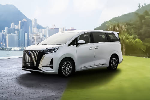 BYD Denza D9 Front Side View