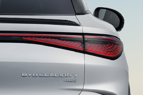 lampu belakang Sealion 7