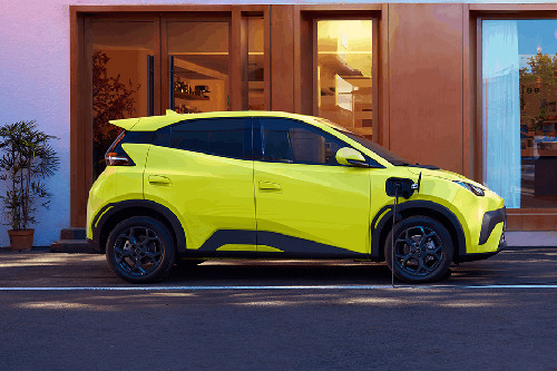 Tampak depan medum angle Atto 1