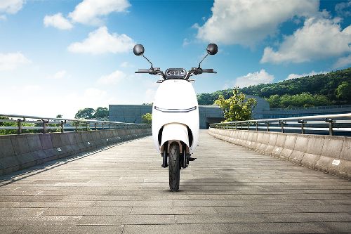 Tampak depan Rakata Motorcycle S9