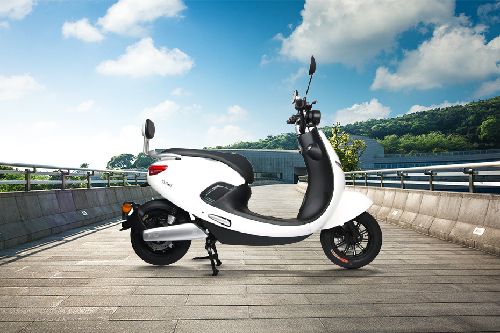 Samping kanan Rakata Motorcycle S9