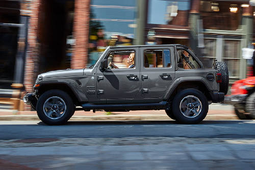 Tampak samping Wrangler
