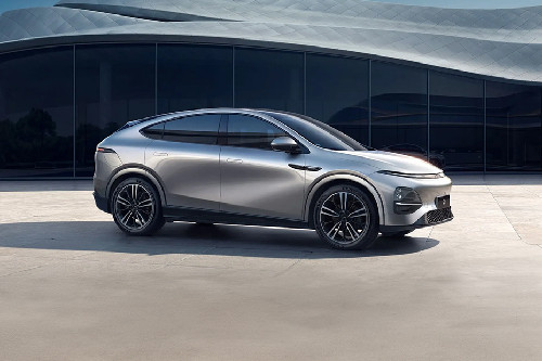 Tampak Depan Bawah Tampak Depan Bawah XPENG G6