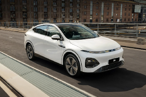 XPENG G6 Front Cross Side View