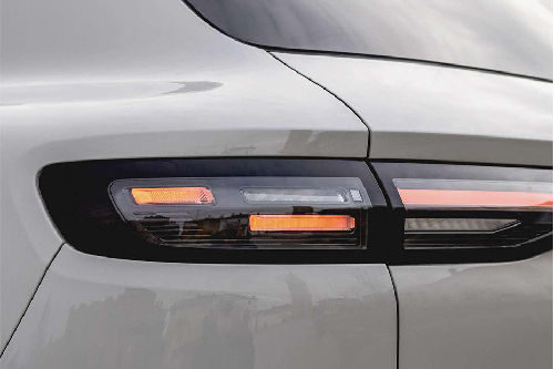 lampu belakang B10