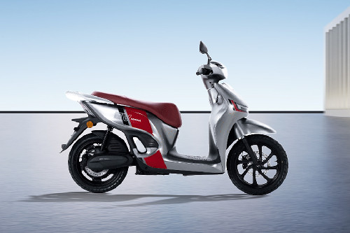 Samping kanan Samping kanan INDOMOBIL eMOTOR Adora