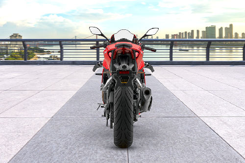 Tampak belakang QJ Motor SRK 800RR