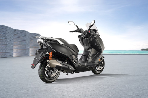 Tampak belakang QJ Motor Fort 250