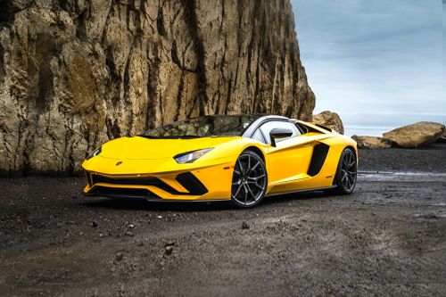 Aventador Front angle low view