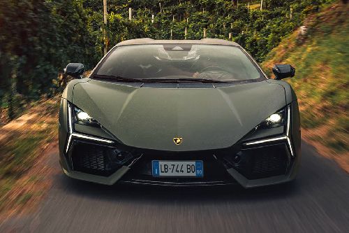 Tampak Depan Lamborghini Revuelto