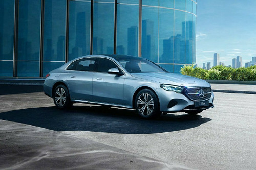 E-Class Coupe Front angle low view