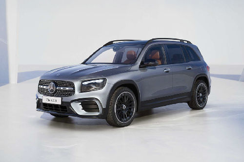 Tampak Depan Bawah Mercedes Benz GLB-Class
