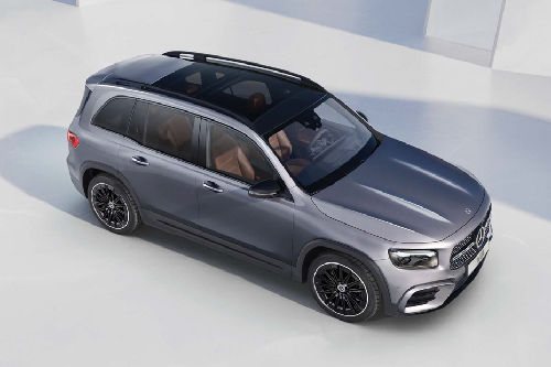 Mercedes Benz GLB-Class Front Cross Side View