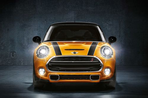 Full Front View of 3-Door (2015-2018)