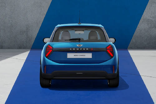 Tampak belakang All New 5 Door