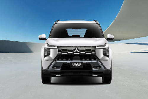 Tampak Depan Mitsubishi Destinator