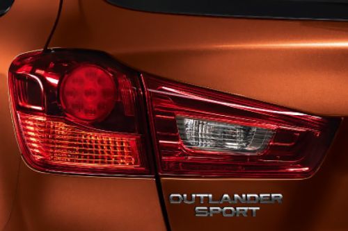 lampu belakang Outlander Sport
