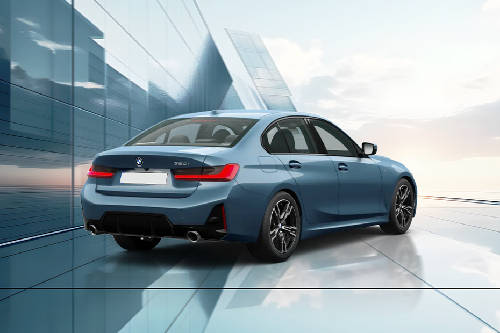 Tampak belakang 3 Series Sedan