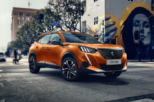 Peugeot 2008 Front Cross Side View
