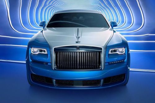 Tampak Depan Rolls Royce Ghost